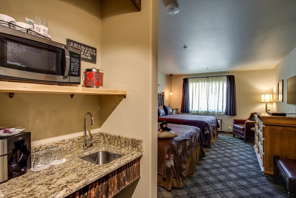 Bavarian Lodge Leavenworth Room photo